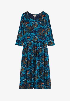 Sukienka z długim rękawem w granatowym kolorze z wzorem kwiatowym, zawierająca niebieskie, oranżowe i zielone odcienie; wykonana z miękkiego, teksturowanego materiału z rozkloszowanym dołem.