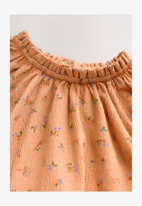 No seleccionado, orange ditsy floral