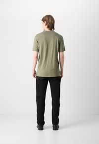 BOSS TEGOOD - Basic póló - open green
