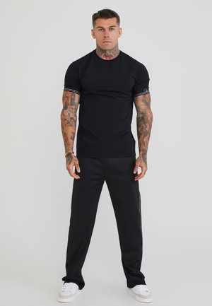 SIKSILK, TAPED TRACK PANTS. - Pantalones deportivos - black