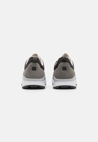Levi's® OATS REFRESH - Tossud - regular black