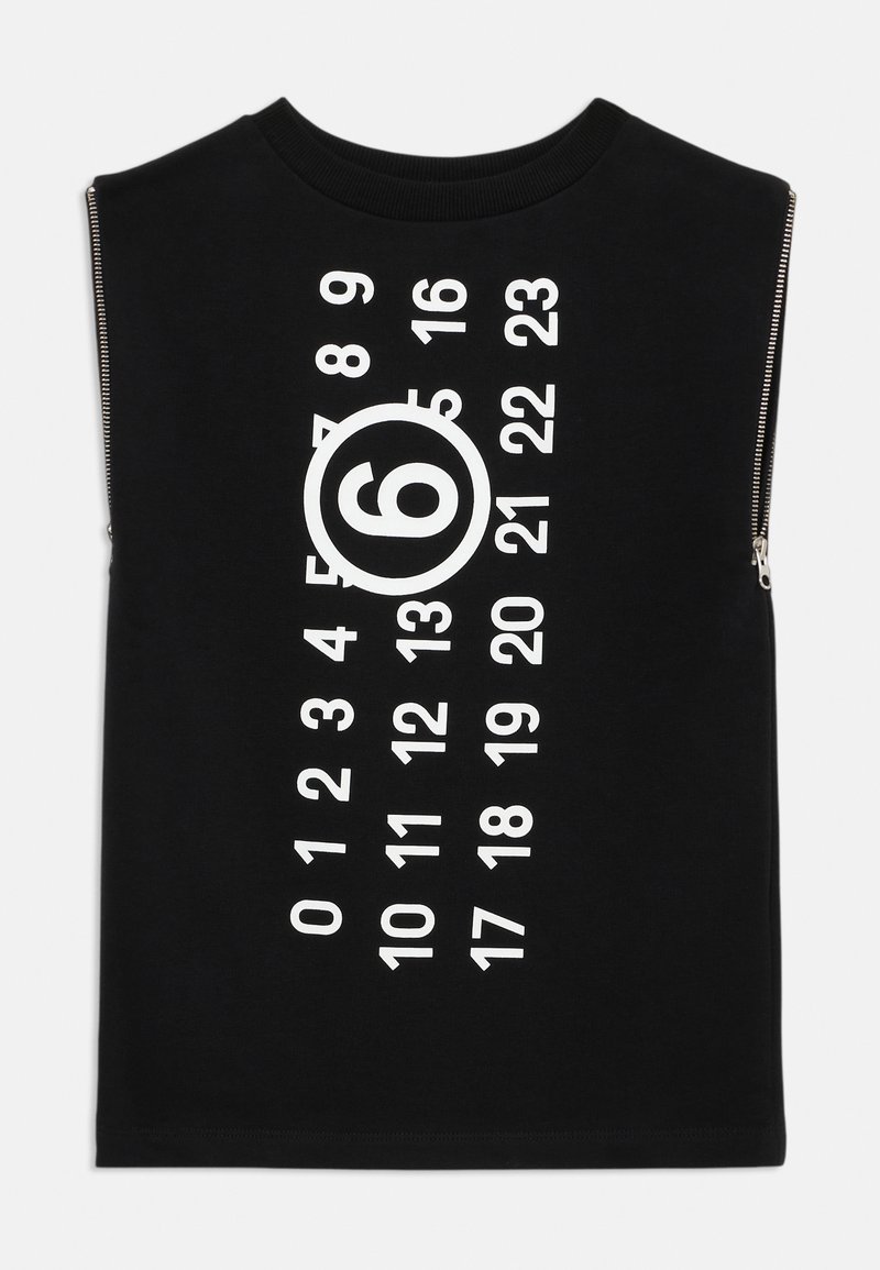 Sweat-shirt sans manches noir avec de grands chiffres graphiques blancs disposés verticalement, comportant un "6" circulaire au centre et des détails de fermeture éclair sur les côtés.