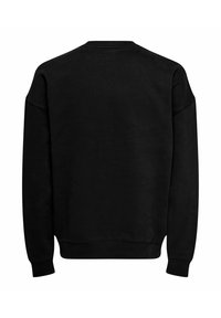 Sudadera negra con cuello redondo hecha de mezcla de algodón; cuenta con puños y dobladillo acanalados, con una textura suave y un diseño minimalista.