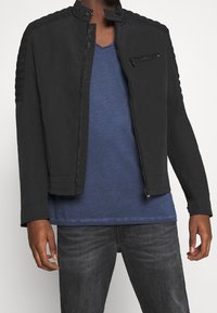 Calvin Klein Tunn jacka - black