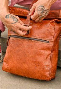 Gusti Leder MILO - Dagryggsäck - braun