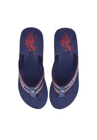Marinblå flip-flops med röd logotryck, texturerad fotsula och kontrasterande band. Har en klassisk T-formad design och slitstark gummisula.