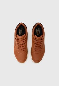Skechers UNO - Trainers - cognac