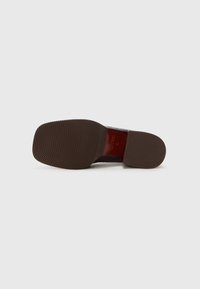 Chie Mihara BOAL - Classic heels - teodora grape/linda granate
