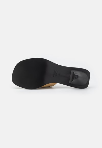 Filippa K NALMA MID HEEL - Mules de salto - dune beige