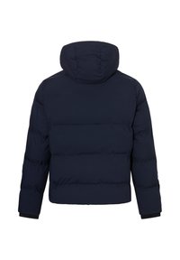 Marineblauwe gewatteerde jas met een capuchon, voorzien van gestikte secties en elastische manchetten. Gladde textuur, cropped snit en geen zichtbare hardware.