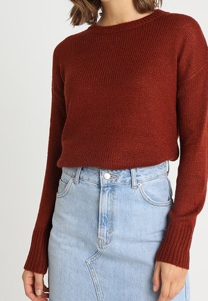 Stickad tröja - brown