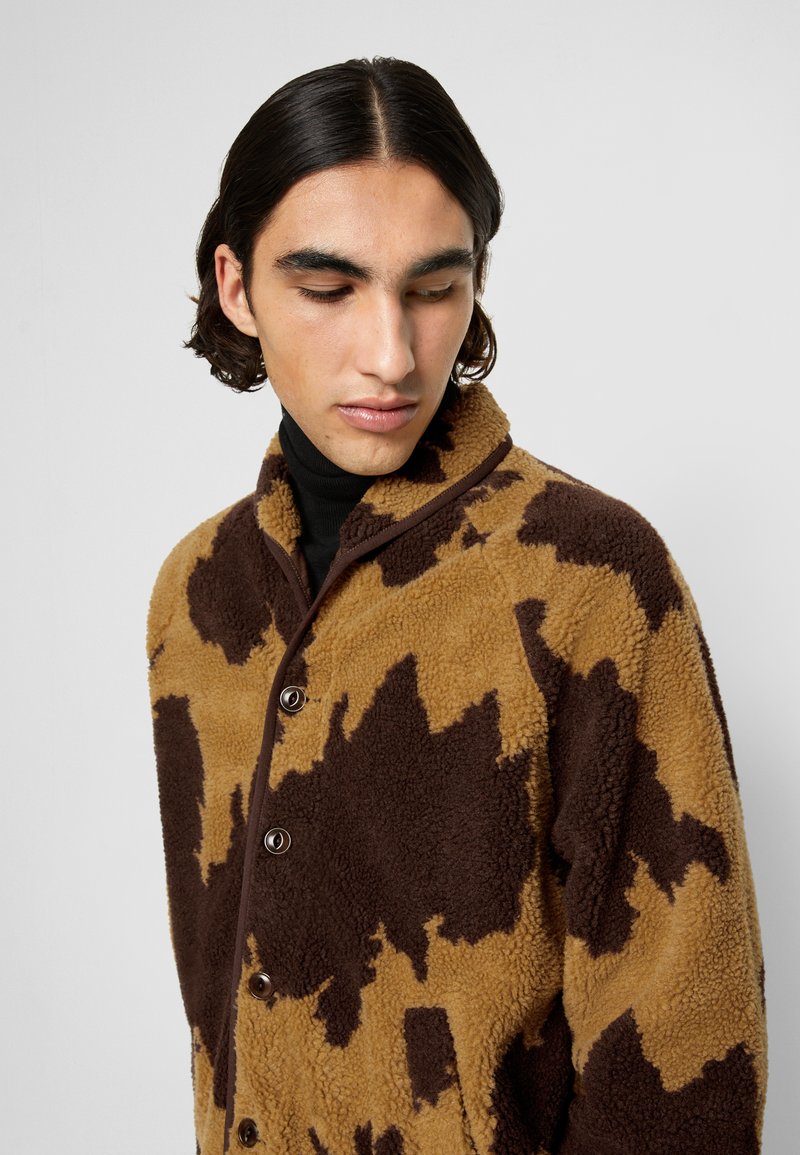 Herren Bekleidung | YMC You Must Create BEACH JACKET Leichte Jacke camel brown/camel - XJ60040 Herren Bekleidung | YMC You Must Create BEACH JACKET Leichte Jacke camel brown/camel - XJ60040