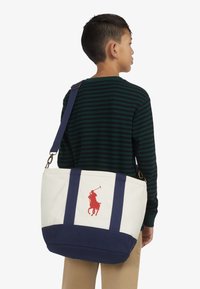 Polo Ralph Lauren PLAYER TOTE UNISEX - Shoppingväska - white/newport navy