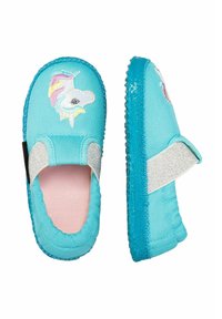 Turqoise stoffen slippers met een eenhoornontwerp, zilveren accent bij de opening en rubberen zolen met textuur voor grip, met een zachte roze binnenkant.