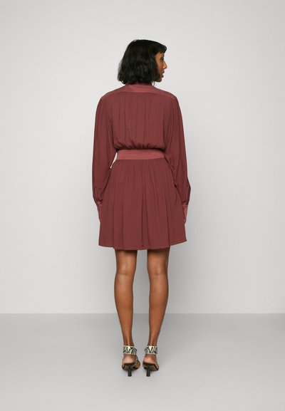 RAMUNE PIEKAUTAITE DRESS - Φόρεμα πουκάμισο - rust