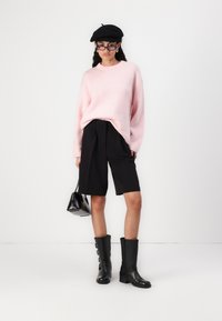 Aware VMPASSI MW KNEE VMA - Short - black