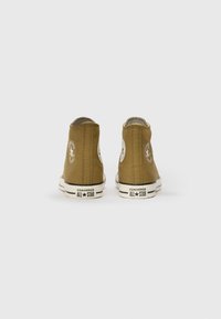 Converse CHUCK TAYLOR ALL STAR WIDE UNISEX - Magas szárú sneakerek - swamp core/vintage white/black