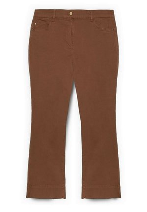 Bruine broek met rechte pijpen, voorzien van een knoop- en ritssluiting aan de voorkant, twee steekzakken aan de voorkant en riemlussen, platliggend gepresenteerd op een witte achtergrond.