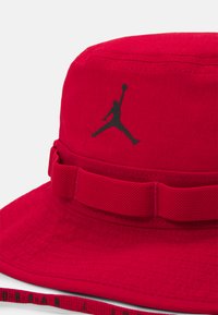Jordan APEX BUCKET JUMPMAN - Hatte - red/black