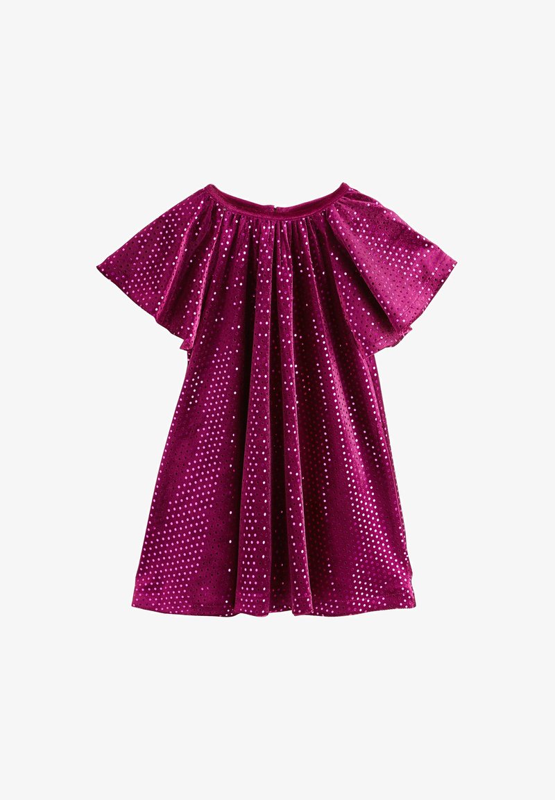 Vestito di velluto viola con pois lucidi, maniche corte ampie e scollo arricciato, mostrato su sfondo bianco.