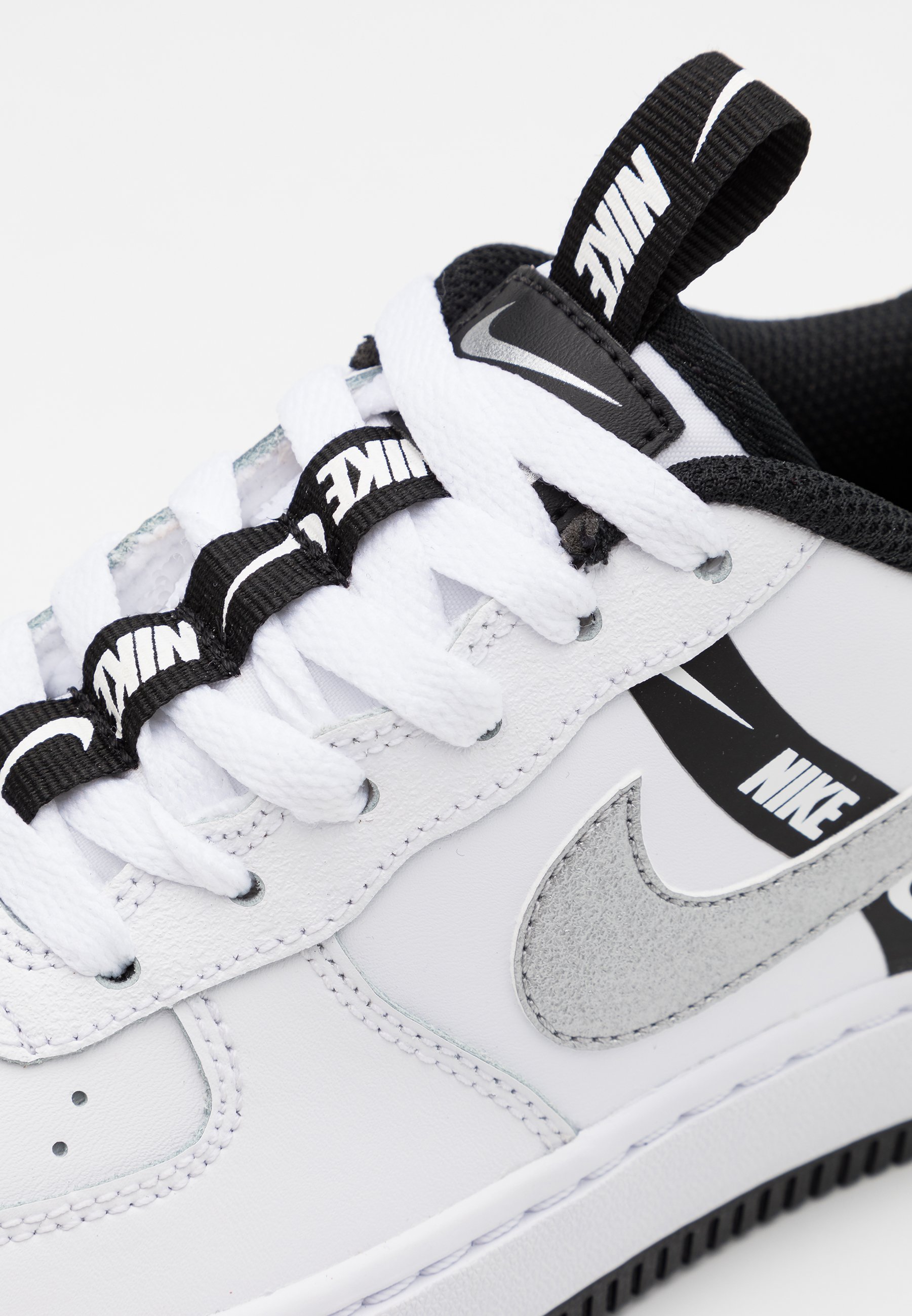 nike air force 1 low black reflective