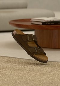 Δεν επιλέχθηκε, brown