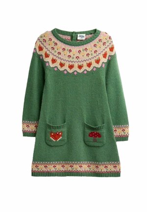 Groen gebreide jurk met lange mouwen met bloem- en paddestoelenpatronen, vos- en paddenstoelenontwerpen op de voorzakken, en roze en beige decoratieve banden.