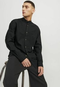 Jack & Jones JJESUMMER BAND LINEN MIX SHIRT - Pluus - black