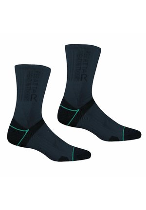 Paar schwarze Crew-Socken mit türkisfarbenen Akzenten und gerippter Struktur, mit vertikalem Markenlogo im Wadenbereich.