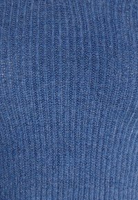 Guess Sweter