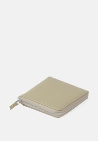 Square, zippered wallet in light beige leather with a textured surface and contrasting stitching detail. Compact design for easy carrying.