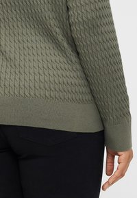 Tommy Hilfiger Curve CABLE FINE - Strickpullover - green