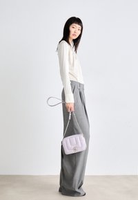BOSS ICON CROSSBODY - Borsa a tracolla - light pastel purple