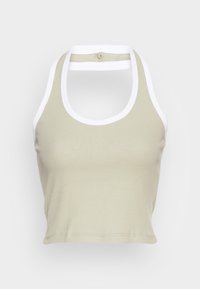 Top cropped verde claro feito de material canelado, com um acabamento branco na gola e nas cavas. Design simples e ajustado.