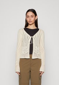 Vero Moda Tall - VMSILJA V NECK CARDIGAN  - Cardigan - birch Miniaturebillede 1