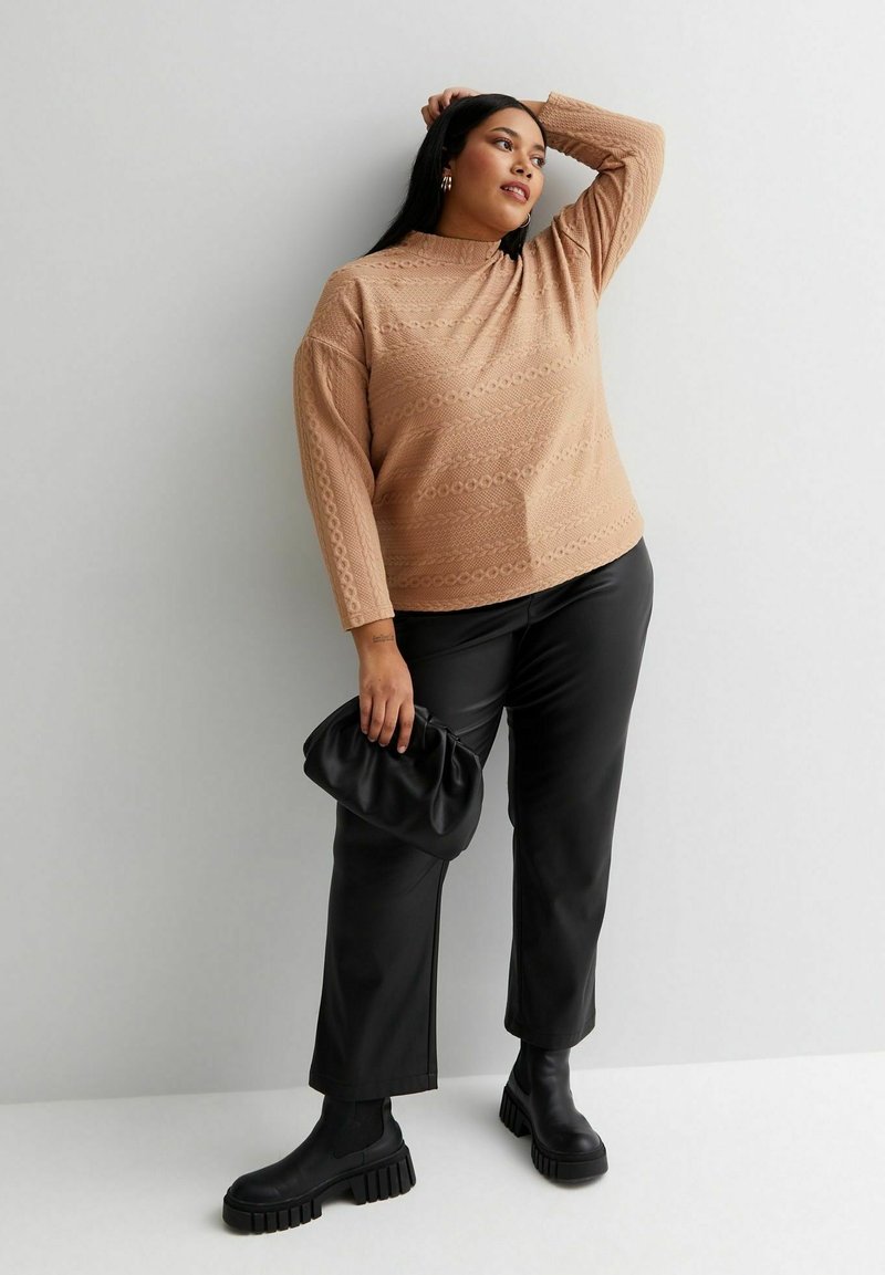 New Look Curves Longsleeve camel New Look Curves Longsleeve camel