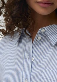 Vero Moda Camicia - light blue