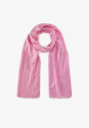 Écharpe rose en tissu léger, avec une texture douce et des bords frangés, élégamment drapée en position boucle.