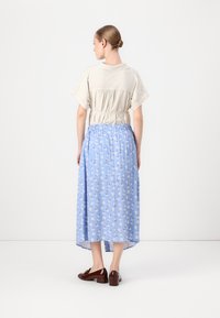 Thumbnail Image 4