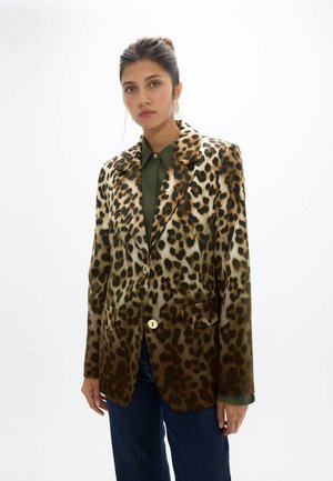 LOLA CASADEMUNT, WOMEN - Abrigo corto - leopard