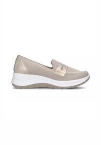 Scarpa slip-on beige con tomaia in rete, dettagli lisci e suola bianca. Presenta una fascia larga e tessuto testurizzato per una buona traspirabilità.