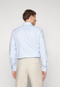 BOSS HANK KENT - Camicia elegante - light/pastel blue