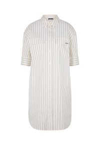 Robe chemise blanche à rayures verticales noires, manches courtes, boutonnage devant, deux poches poitrine et logo "JOOP!" sur la poche droite.