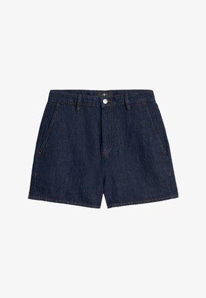 Shorts en denim bleu foncé avec poches avant, passants pour ceinture et fermeture par bouton à la taille.