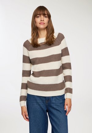 Maglione lavorato a maglia a strisce crema e marrone, con scollatura rotonda e maniche lunghe, dal taglio rilassato e in un tessuto testurizzato.