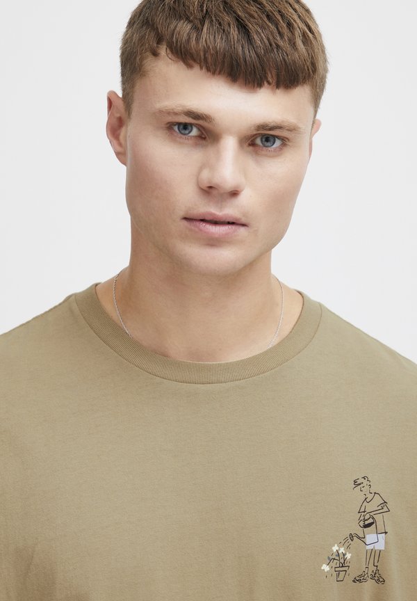 SDIMRE - Print T-shirt - tree house4