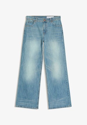 Svetlomodré rifle s širokými nohavicami, prednými vreckami, pútkami na opasok a zapínaním na gombík, s jemným blednutím na stehnách.