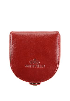 Petit porte-monnaie en cuir rouge avec bord inférieur courbé, logo Wittchen embossé, et fermeture pression à la base.
