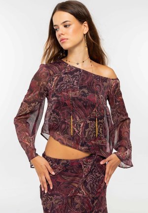 DE MANGA EN ESTAMPADA CON ASIMÉTRICO Y HOMBRO CAÍDO - Blusa - estampado