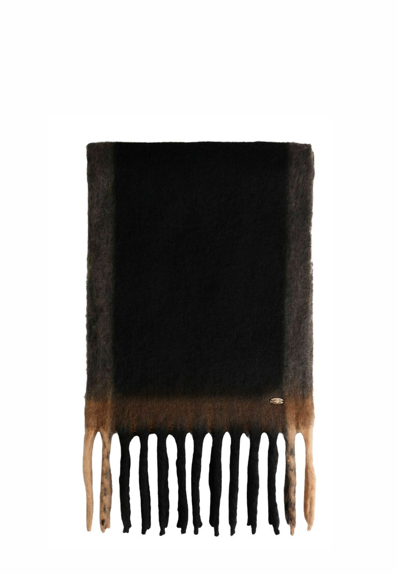 Écharpe en laine dégradée de nuances de noir et marron. Texture douce avec des bords frangés et un petit logo métallique. Forme rectangulaire.